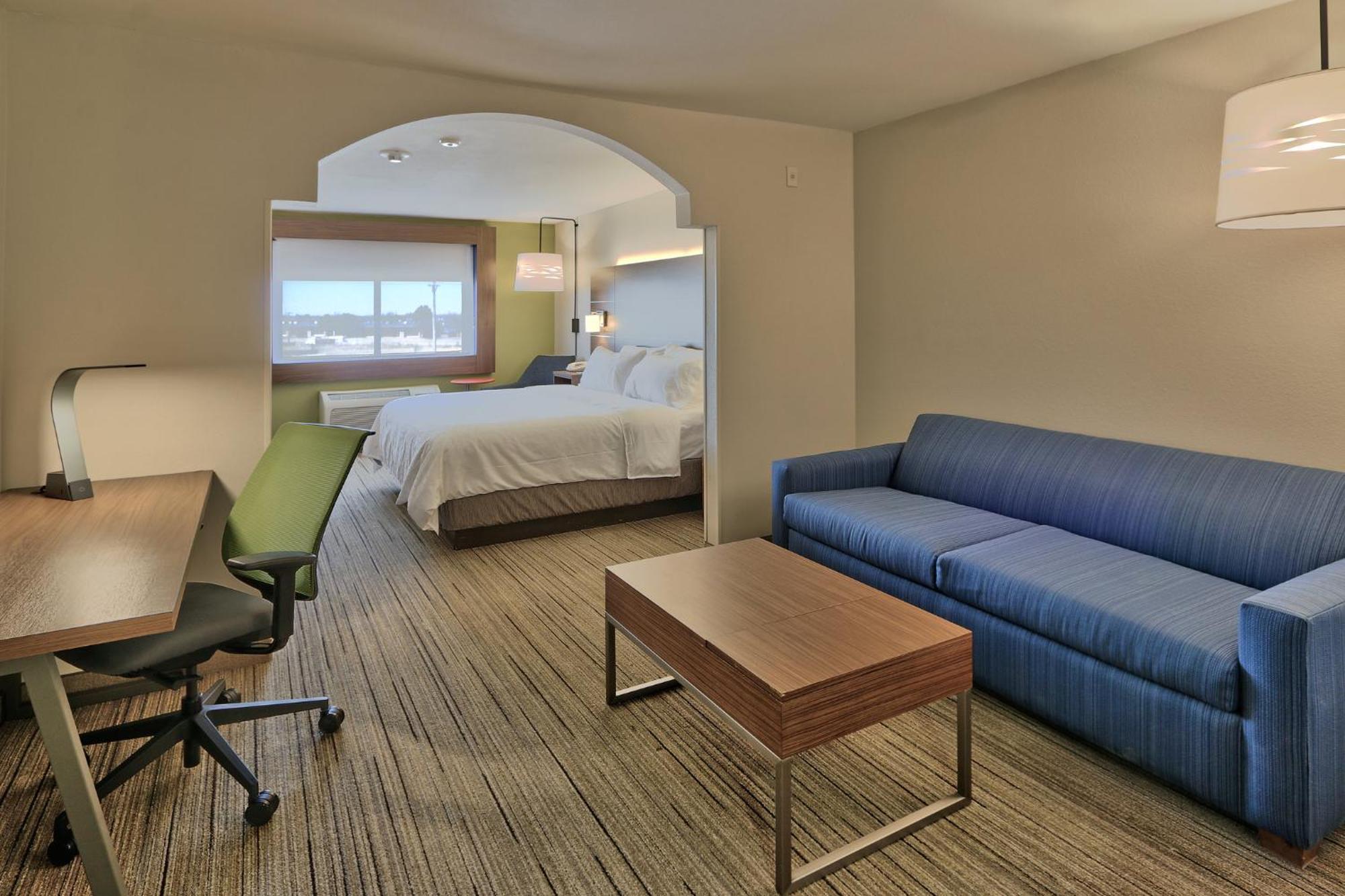 Holiday Inn Express & Suites Portales By Ihg Exterior photo