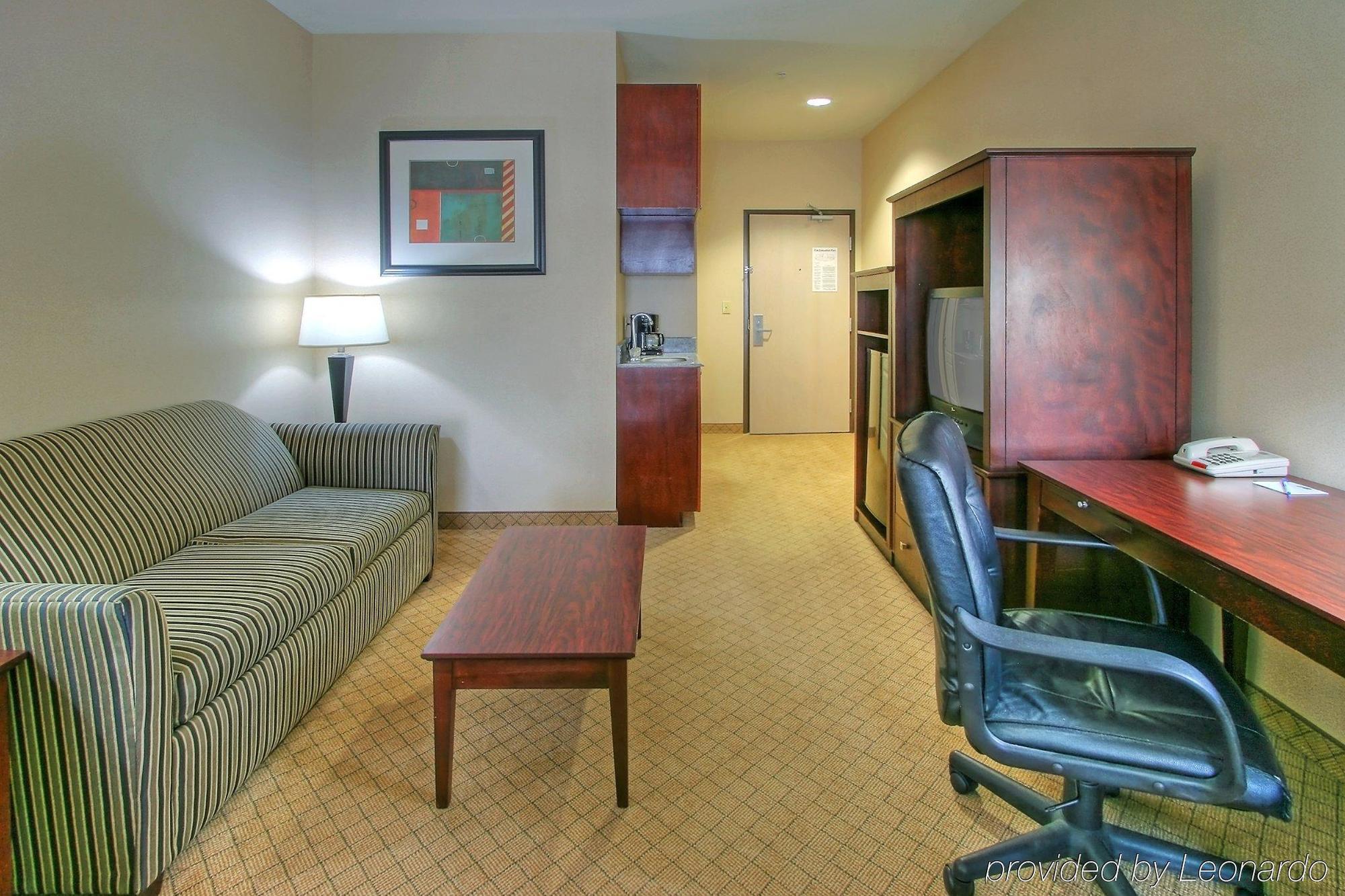 Holiday Inn Express & Suites Portales By Ihg Room photo