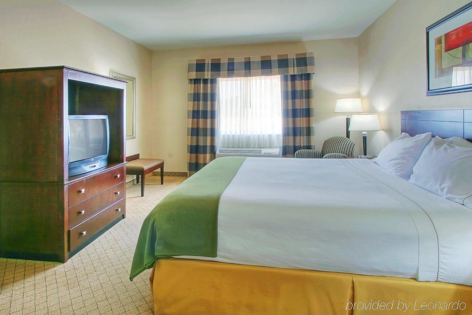 Holiday Inn Express & Suites Portales By Ihg Room photo